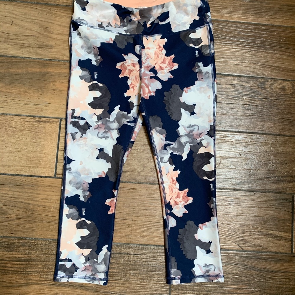 Excellent condition Marika sport cropped legging